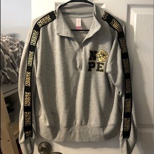 Women’s zipped up sweatshirt